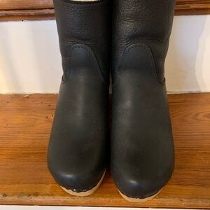 No. 6 black shearling lined clogs